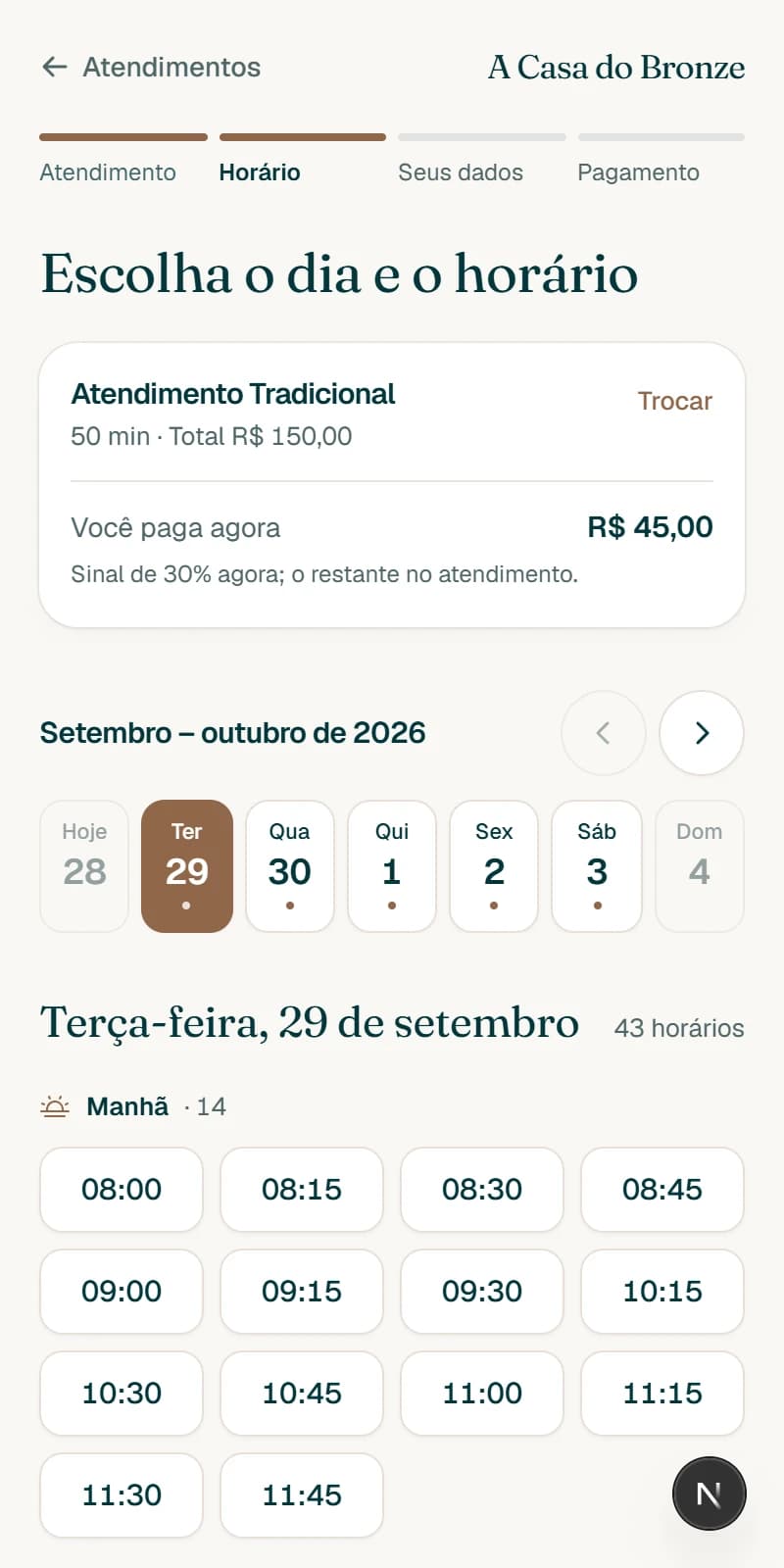 Escolha do dia e do horário no celular, com os horários agrupados por período.